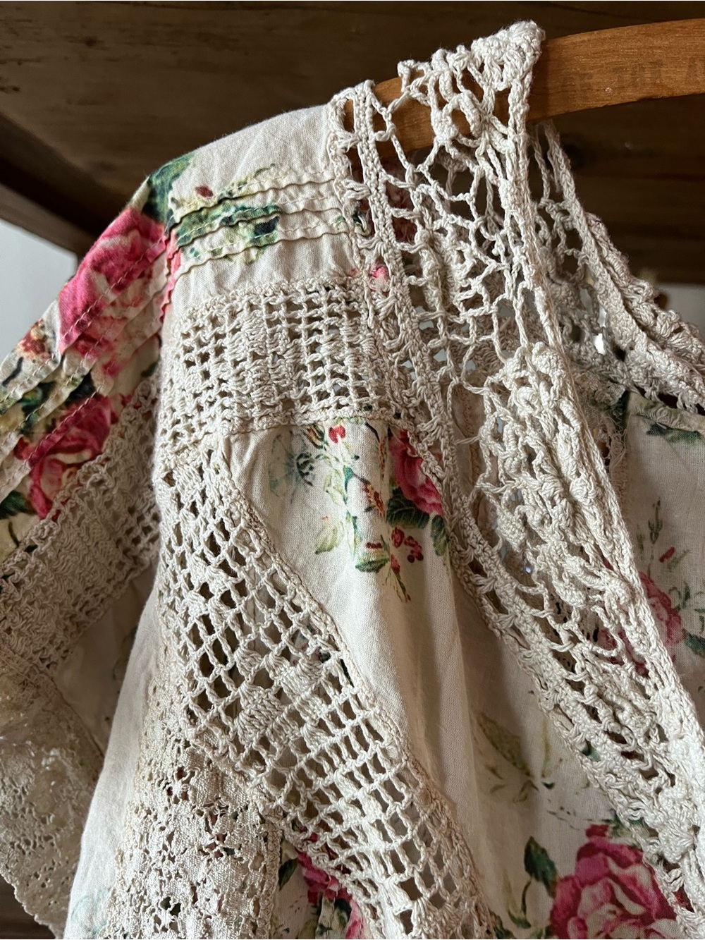 🌺 Magnolia Pearl Floral Dejah Blouse - Picture 5 of 17